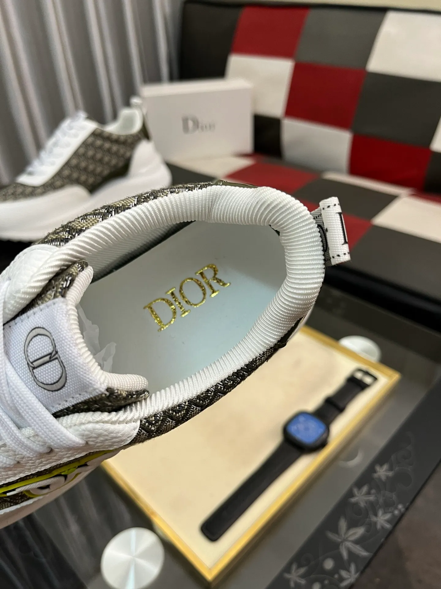 Men's Men's Shoes💰458⌚️⌚️Dior unique modern style sneakers. Counter purchasing 🏃casual leather shoes😍😍 original cowhide leather imported from Italy (refuses to discolor and grind feet) soles: original soles specially provided by the original factory, super cool😍 lace up and walk with wind👍 style design ⚠️ super comfortable and wear-resistant original soles. Just like shooting the real thing 🎬The real thing is better Code number: 38-445⃣️Colors available